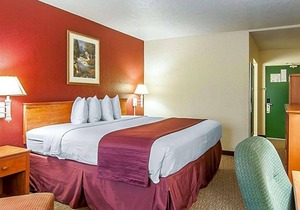 2-Star Hotel ∙ Quality Inn Downtown Convention Center Portland