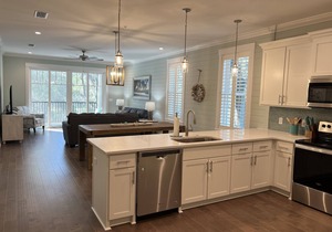 20% weekly discount! 3 BR Condo. End Unit. Walk to Marina & Zachrys!