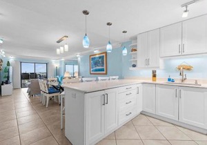 507- Ocean View 2 bedroom top floor