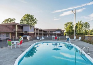 Aarya Hotel By Niagara Fashion Outlets