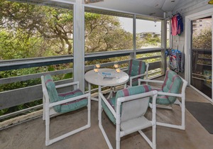 Beautiful and Quiet 2 Bedroom Condo - SV267