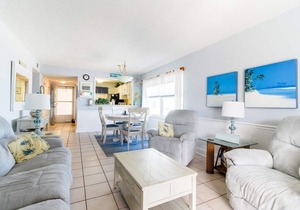 Direct Ocean Front/Corner Unit! NoDriveBeach of New Smyrna !