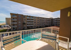 Direct Ocean Front/Corner Unit! NoDriveBeach of New Smyrna !