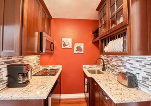 Enjoy the downtown vibe at the Yamhill Flats: Suite 3