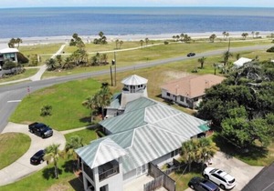 GUIDING LIGHT UNIT C - GROUNDFLOOR 2 bedrooms, 2 bathrooms