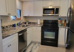 New Remodel Tropical 2BR Villa ☆Sea Woods Development ☆ Across street from beach