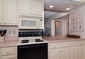 Prime Location/Pool Views/Oceanview Gem/Chateau by the Sea 22B