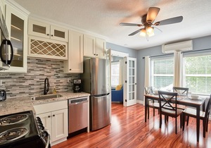 Relax and unwind at Yamhill Flats: Suite 1