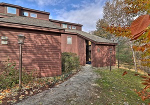 Ski-in/out condo with fireplace, tennis court, mountain views, & washer/dryer