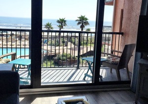 Spectacular, Peaceful newly renovated Oceanfront Condo on no drive beach!