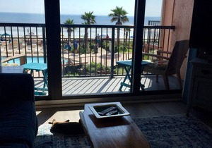Spectacular, Peaceful newly renovated Oceanfront Condo on no drive beach!
