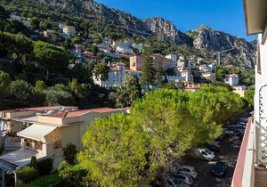 SUPERB! 62 m2 high range full center of Beaulieu sur mer