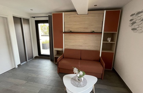 Lion-sur-Mer Apartment | à 100m de la Plage aux Centre des Commerces