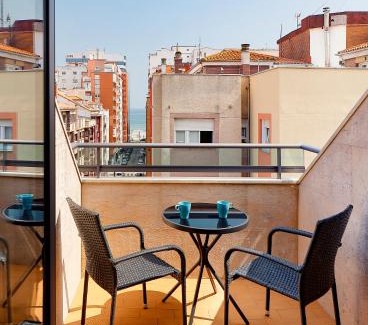 Gijon City Centre Apartment | Ático con terraza, vistas al mar y parking en playa de S Lorenzo