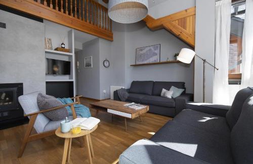 Panticosa Apartment | Ático de Pao by BeValle