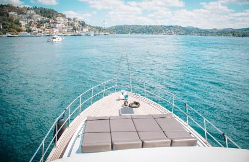 Istanbul City Center Boat Rental | Çakıroğlu Yachting