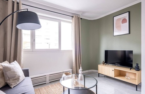 Levallois-Perret Apartment | Écrin de Charme à Levallois