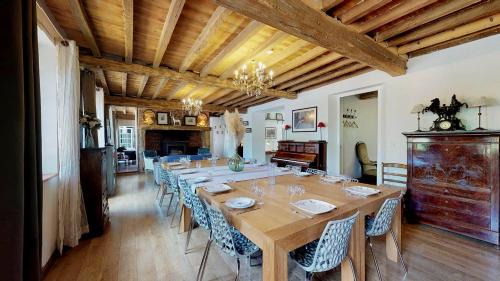 Talmas Villa | Écuries Val de Mai 35 pers 5 Gîtes 15 min Amiens