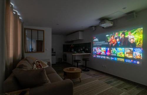 Les Essarts-le-Roi House | Éden Spa & Cinéma