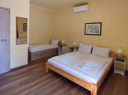 Csillaghegy House | Írisz Panzió