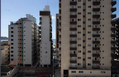 Guilhermina Apartment | Ótimo apto a 220m da Praia da Guilhermina/SP