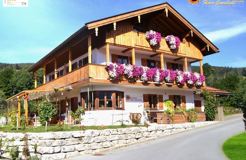 Schliersee Apartment | ÜBER`N SEE - Apartments Haus Sonnbichl, Josef and Martina Greipl