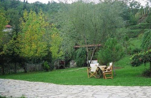 Kalivia Filaktis House | Το σαλέ της λίμνης