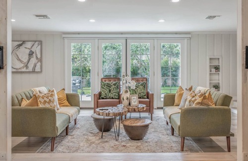 Valley Glen House | ৎ୭LA-LA Landৎ୭ Hot tub, Game room & more