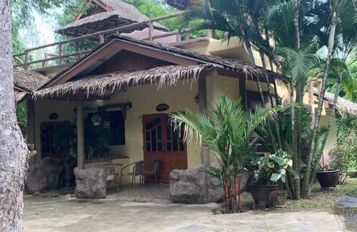 Suan Phueng House | บ้านกาแล สวนผึ้ง
