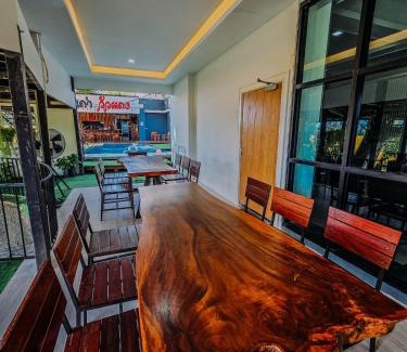 San Kamphaeng Villa | พูลวิลล่าเชียงใหม่ บ้านดำวัวแดง