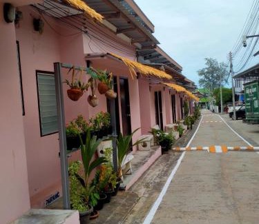 Baan Tai Ski Chalet | หาดริ้นเกสท์เฮาส์