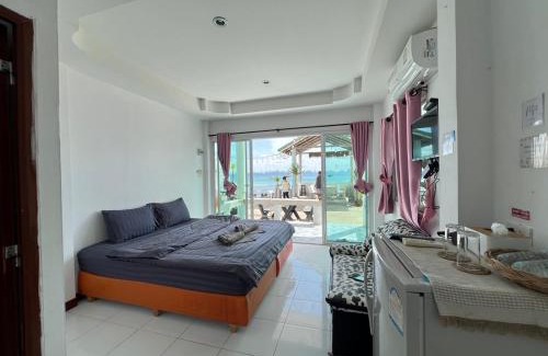 Koh Lan Resort | แลเล เกาะล้าน