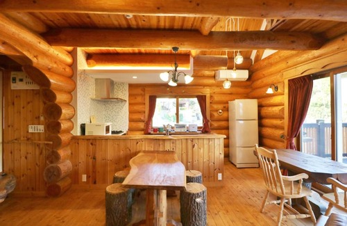 Yawatano Ski Chalet | ログキャビン伊豆高原