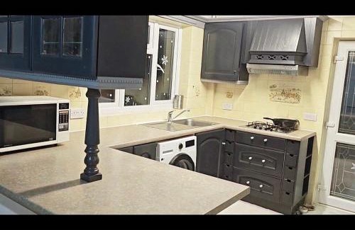 West Hendon House | 伦敦nw4区温馨双人房 安静社区 近地铁与大学