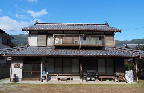 Miyoshi House | 四国旅行のHUB拠点 古民家ゲストハウス heso camp
