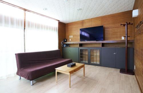 Kamakura House | 最大10名様 徒歩で海1分 ｺﾝﾋﾞﾆ30秒 長谷駅6分 極楽寺駅6分 大仏12分 貸切一軒家96ｍ2 閑静な住宅地