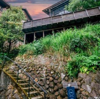 Atami Apartment | 熱海 仲夏 初島を臨む