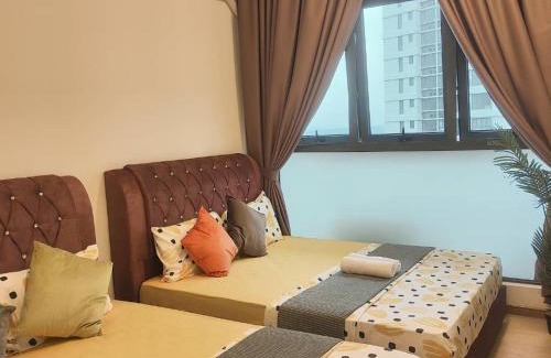 Central District Apartment | 轻奢风三房三厕休闲套房6-12人适合家庭入住 金海湾 Danga Bay