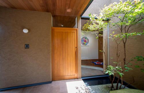 Makinohara Villa | 隠れ家アートヴィラ Villa Revolla