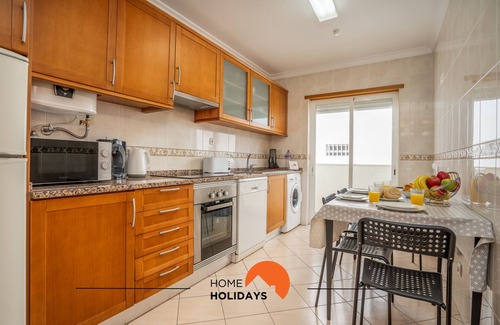 Albufeira Apartment | #001 Veríssimo Flat by Home Holidays