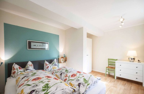 Krummsee Apartment | 01 Birddealer named of the opera of Carl Zellerfeld