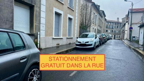 Cret de Roc Apartment | 011 CHIC & COSY STUDIO 40m2 HYPERCENTRE WIFI SMART TV NETFLIX