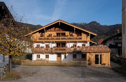 Schleching Apartment | 04 Christl, 80 sqm, 2 bedrooms, balcony, sauna, tiled stove