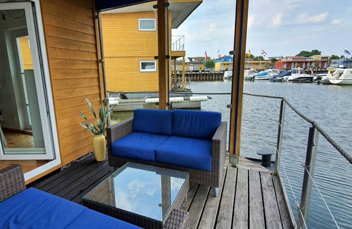 Kroeslin House | 05. floating houses (75 m²) SteelVoll with infrared sauna - Floating House