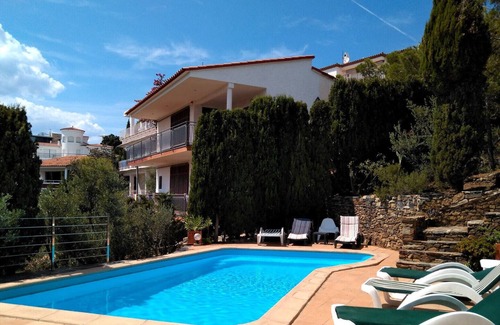 Llanca Villa | 083 House to rent with private pool and garden