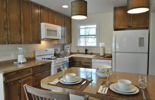 Zilker House | 1/1 cozy private Zilker cottage!Wonderful area,walk to park and Barton Springs