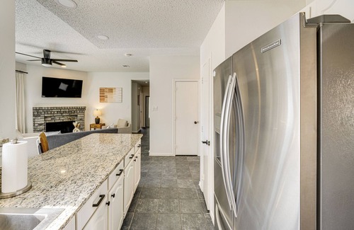 Frisco House | 1/2 Mi to Frisco Commons Park: Poolside Oasis!