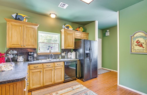 Kingston House | 1/2 Mi to Lake Texoma: Home w/Fire Pit & Grill!