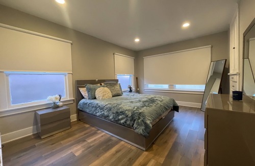 Anaheim Colony Historic District House | 1.3 miles from Disneyland