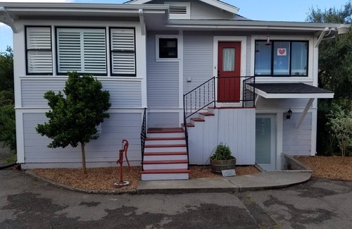 Santa Rosa Apartment | 1,400 sq ft apartment across the street from St. Francis Winery!